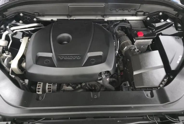 Volvo XC60 T6 Momentum AWD 2019