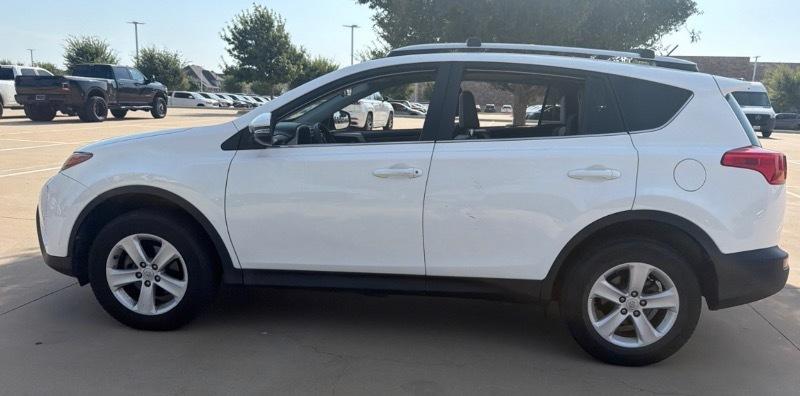 Toyota RAV4 XLE FWD 2014