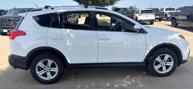 Toyota RAV4 XLE FWD 2014