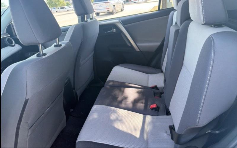 Toyota RAV4 XLE FWD 2014