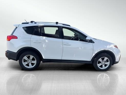 Toyota RAV4 XLE FWD 2014