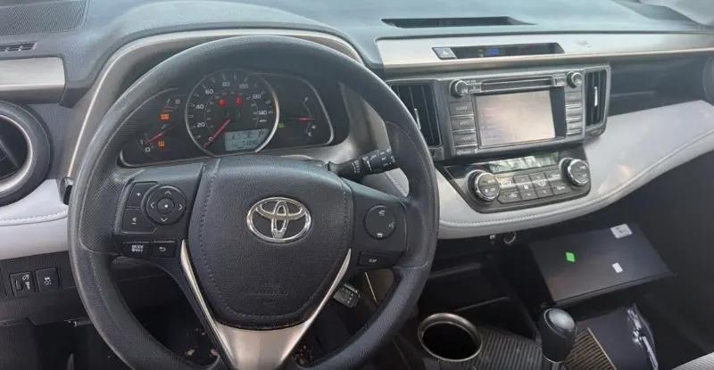 Toyota RAV4 XLE FWD 2014