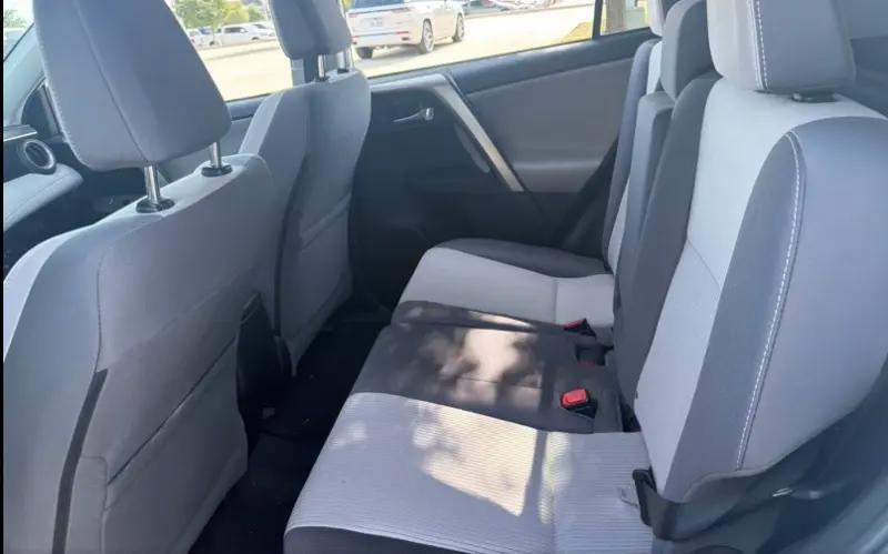 Toyota RAV4 XLE FWD 2014