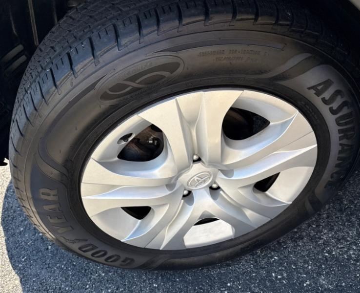 Toyota RAV4 LE AWD 2014
