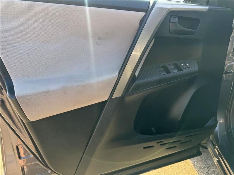 Toyota RAV4 LE AWD 2014