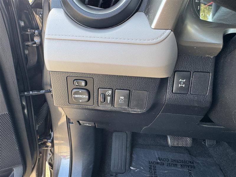 Toyota RAV4 LE AWD 2014