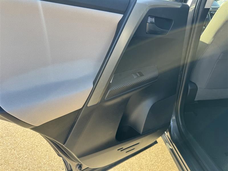 Toyota RAV4 LE AWD 2014
