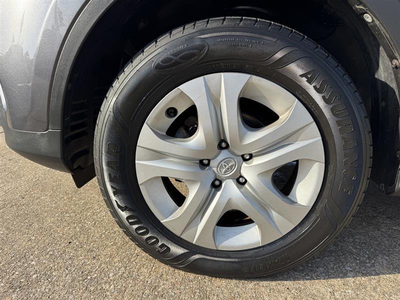 Toyota RAV4 LE AWD 2014
