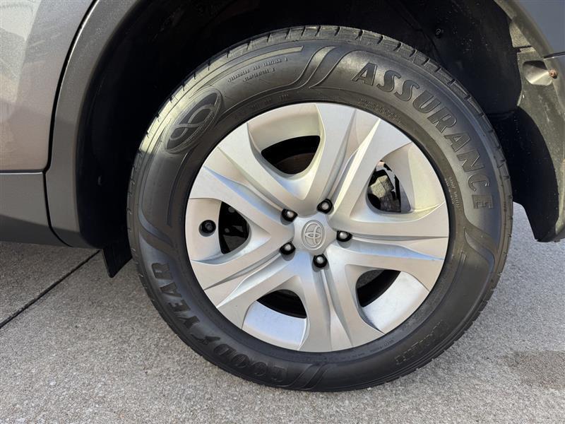 Toyota RAV4 LE AWD 2014