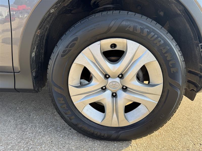 Toyota RAV4 LE AWD 2014