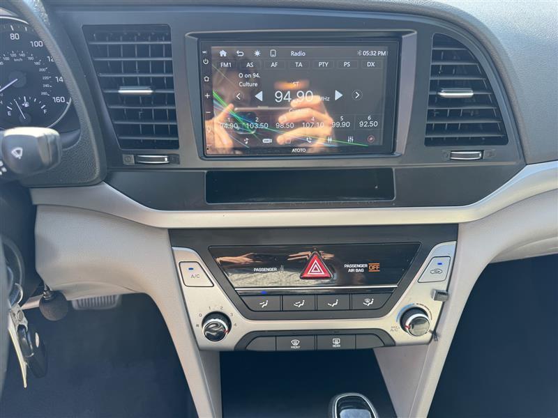 Hyundai Elantra SE 2017