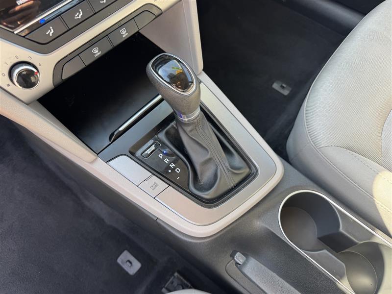 Hyundai Elantra SE 2017