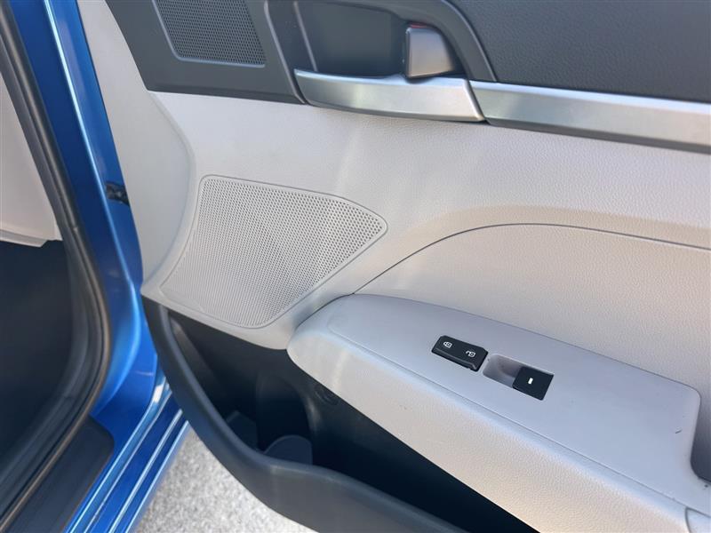 Hyundai Elantra SE 2017