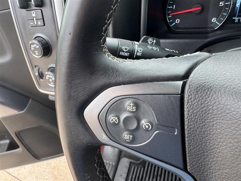 Chevrolet Silverado photo 16