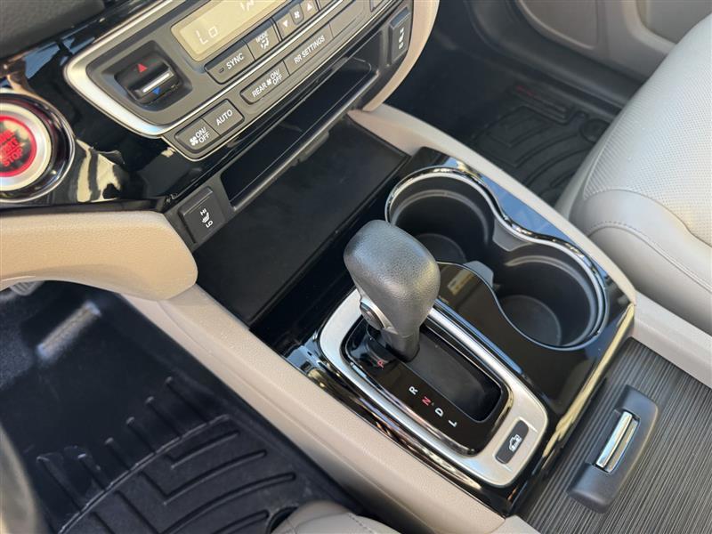 Honda Ridgeline photo 20