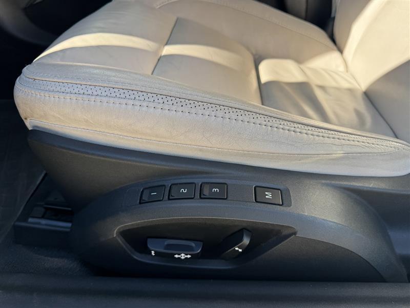 Volvo C70 T5 2011
