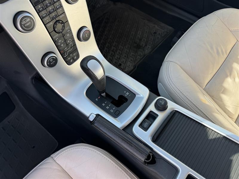 Volvo C70 T5 2011