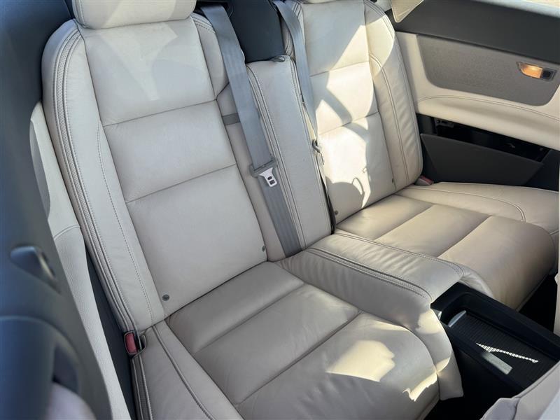 Volvo C70 T5 2011