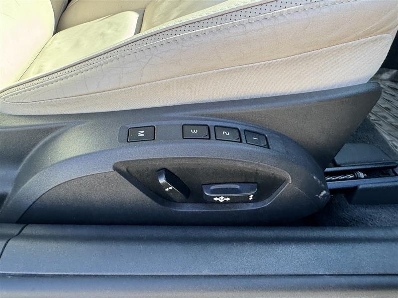 Volvo C70 T5 2011