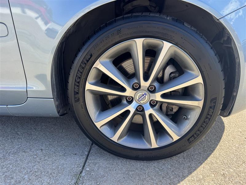Volvo C70 T5 2011