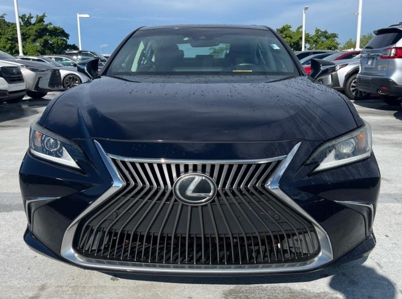 Lexus ES 350 4D Sedan 2020