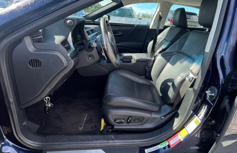 Lexus ES 350 4D Sedan 2020