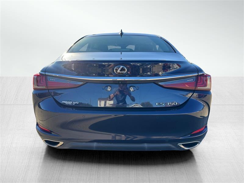 Lexus ES photo 6