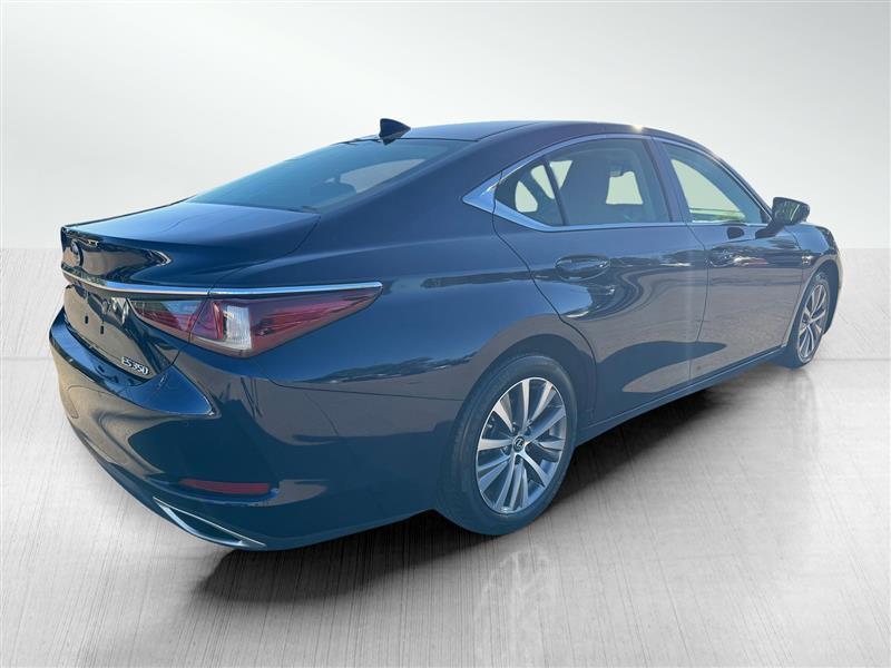 Lexus ES photo 7