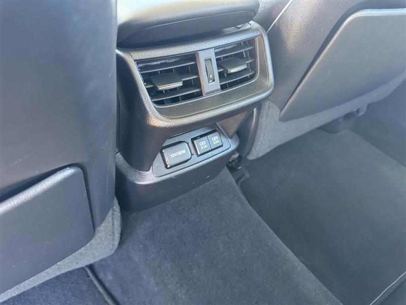 Lexus ES photo 26