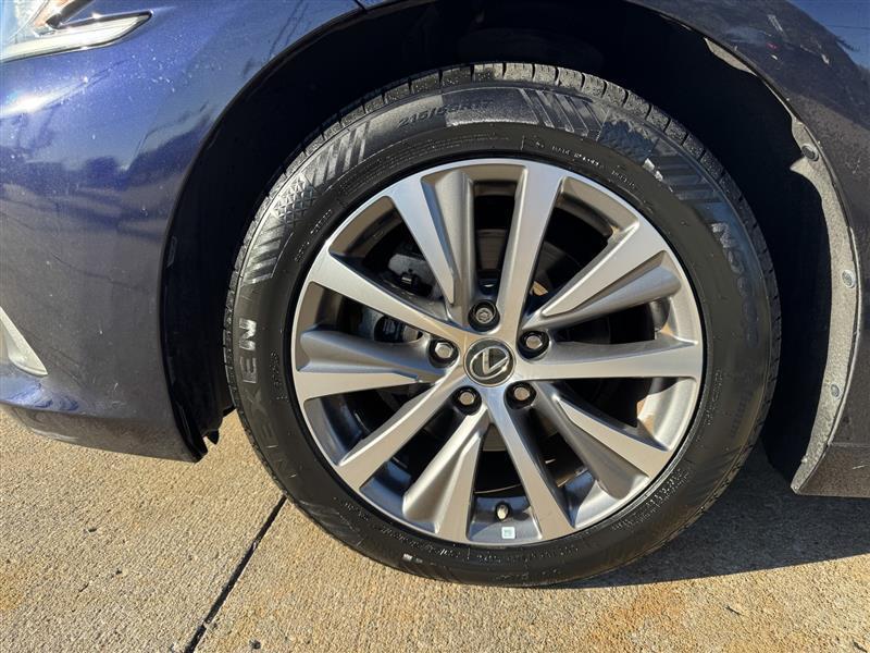 Lexus ES photo 38