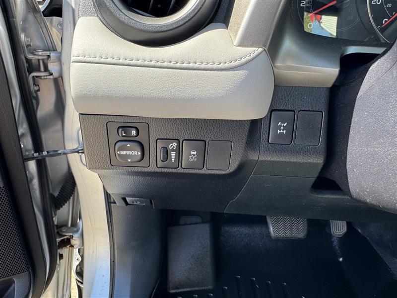 Toyota RAV4 XLE AWD 2015