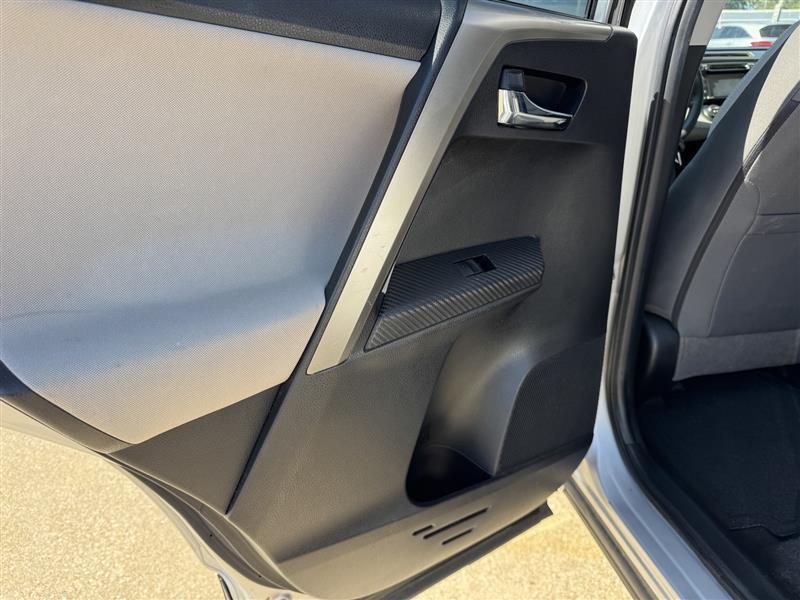 Toyota RAV4 XLE AWD 2015