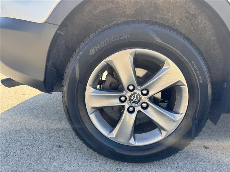 Toyota RAV4 XLE AWD 2015