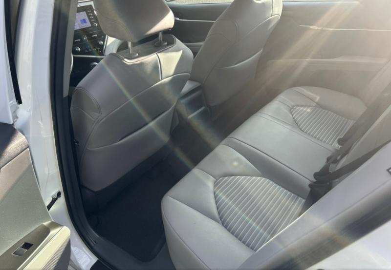 Toyota Camry SE 2021