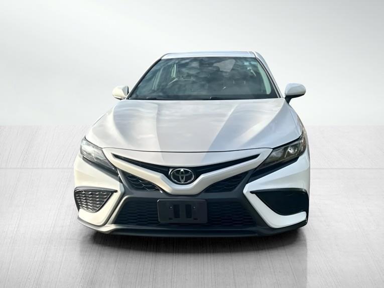 Toyota Camry SE 2021