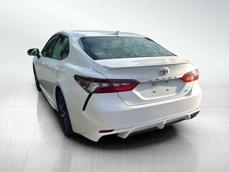 Toyota Camry SE 2021