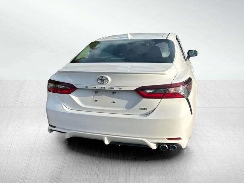 Toyota Camry SE 2021