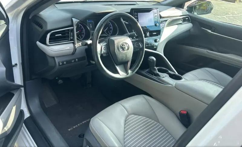 Toyota Camry SE 2021
