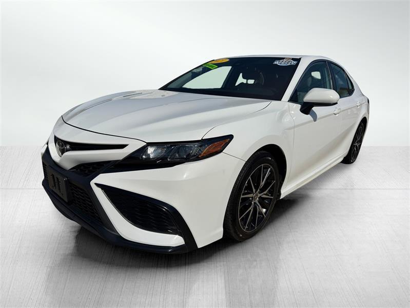 Toyota Camry SE 2021
