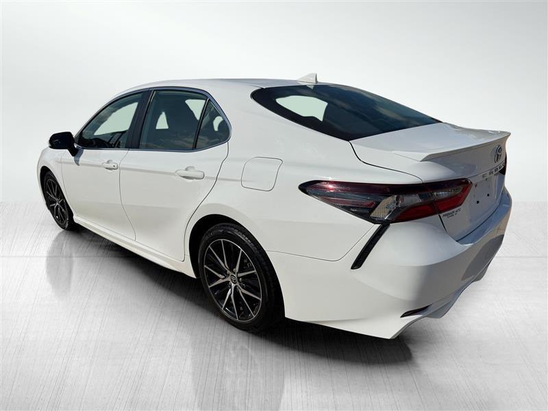 Toyota Camry SE 2021