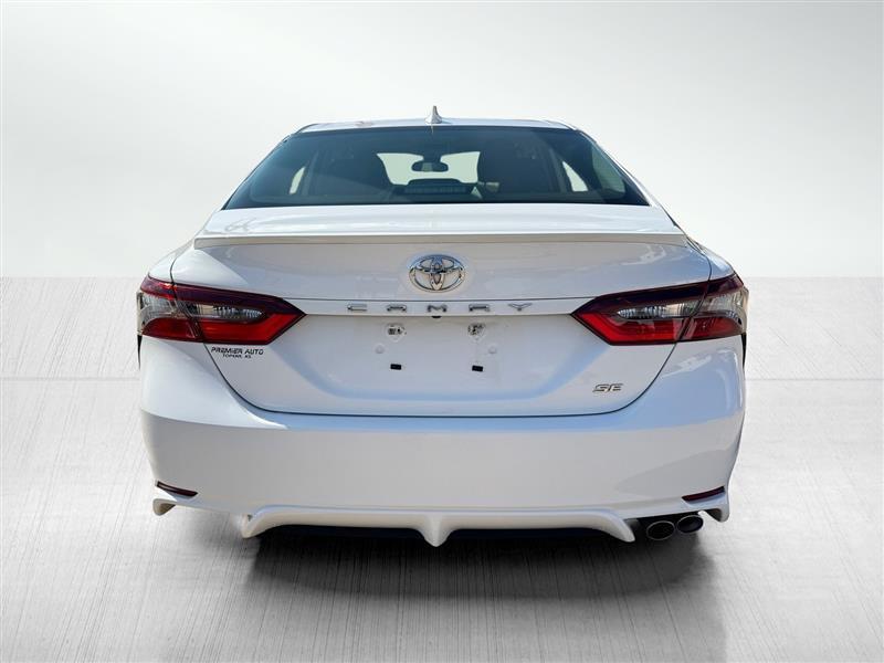 Toyota Camry SE 2021
