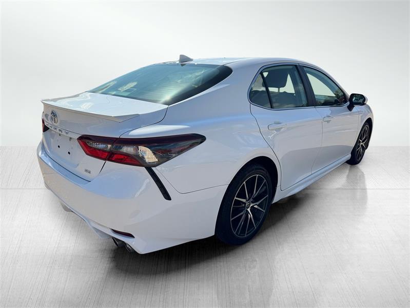 Toyota Camry SE 2021
