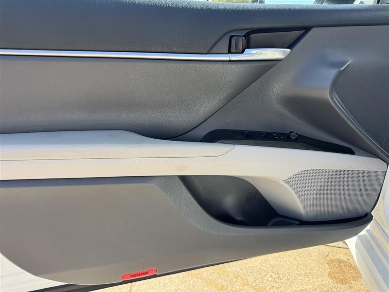 Toyota Camry SE 2021