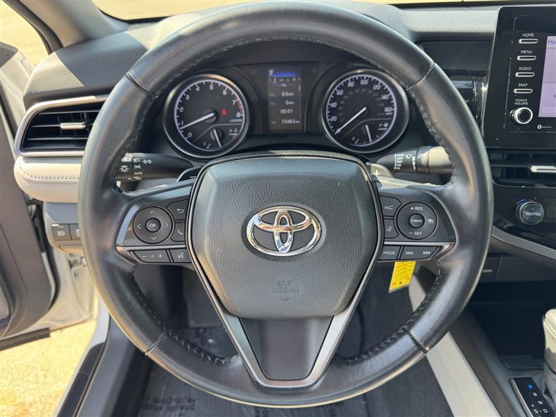 Toyota Camry SE 2021