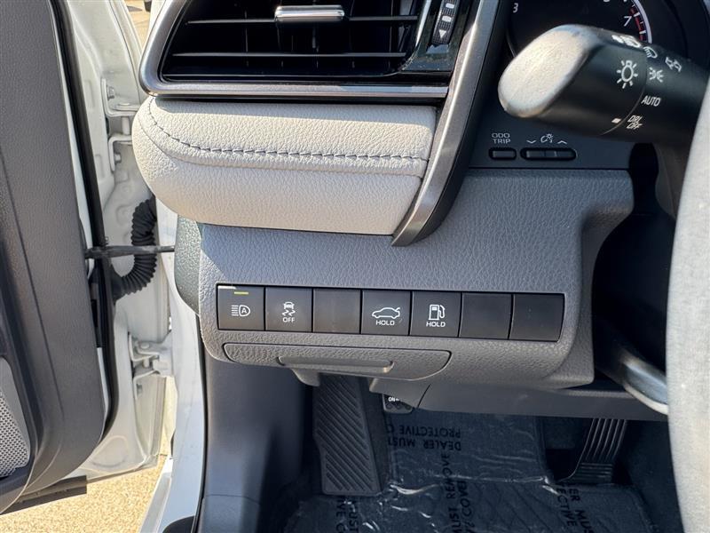Toyota Camry SE 2021