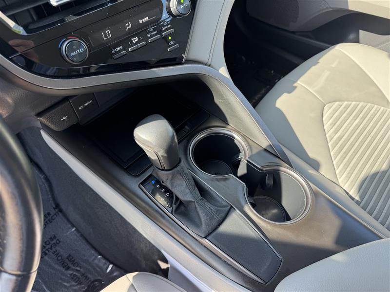 Toyota Camry SE 2021