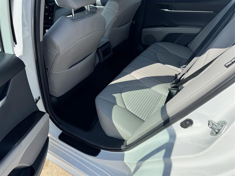 Toyota Camry SE 2021