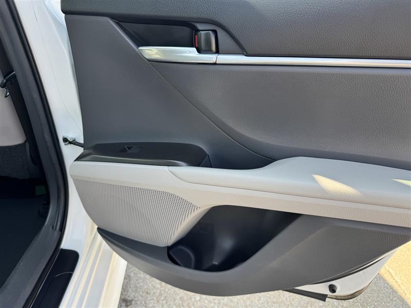 Toyota Camry SE 2021