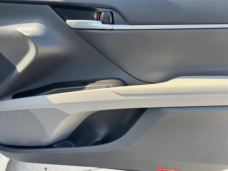 Toyota Camry SE 2021