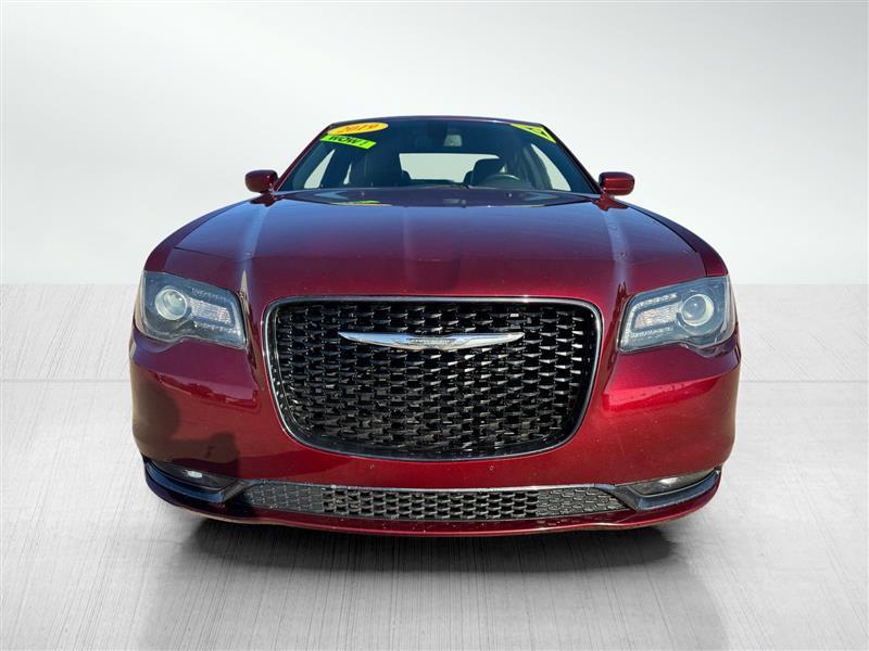 Chrysler 300 photo 2